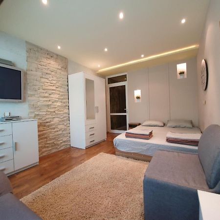 Apartment For You Varna Bagian luar foto